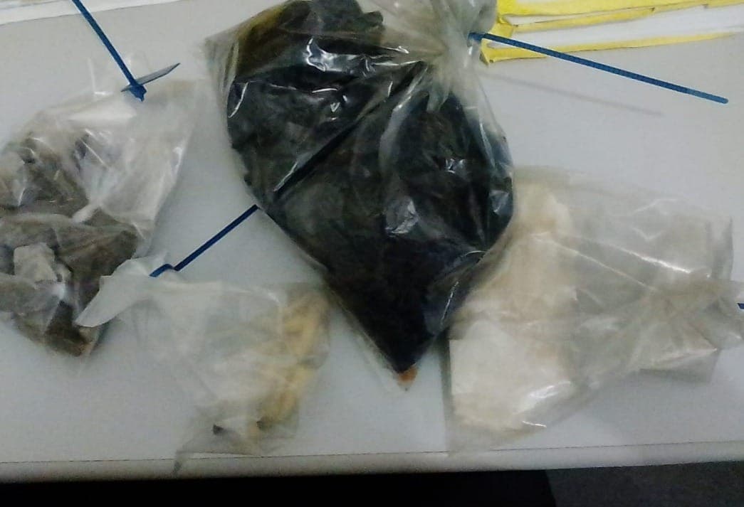Polícia prende mulher por tráfico de drogas em Campos do Jordão