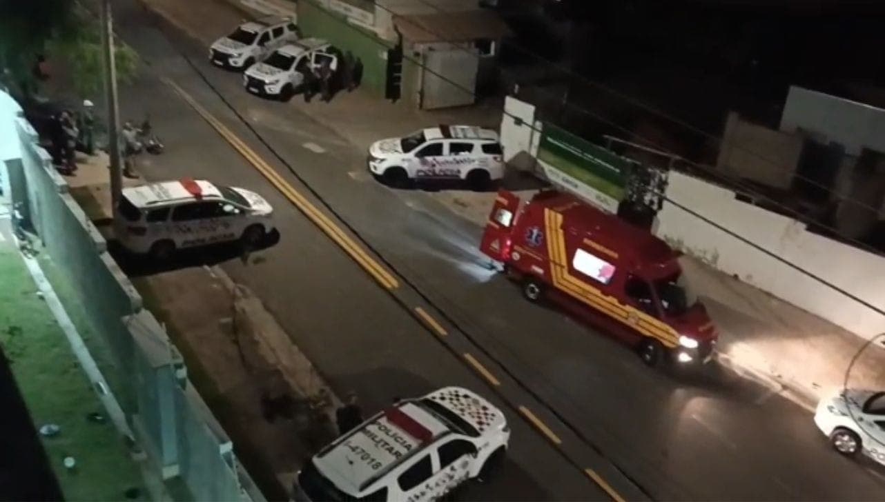 Suspeito e vítima foram socorridos ao hospital
