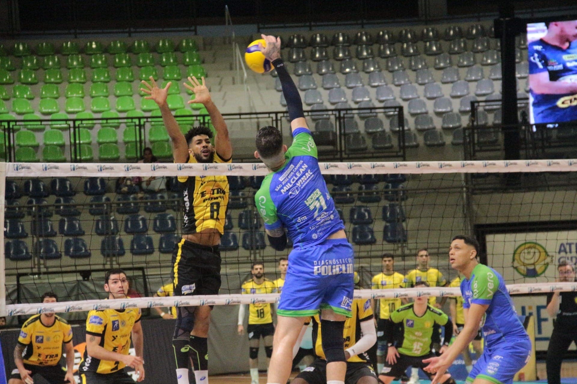 Vôlei São José visita Praia Clube em duelo pela penúltima rodada da Superliga