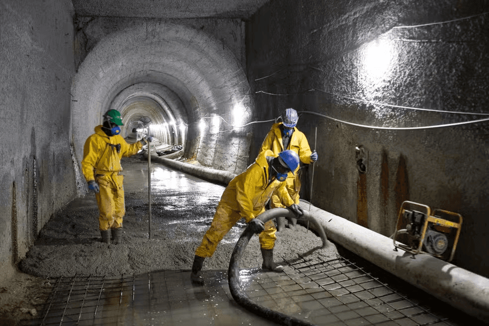 Obras no Túnel Extravasor