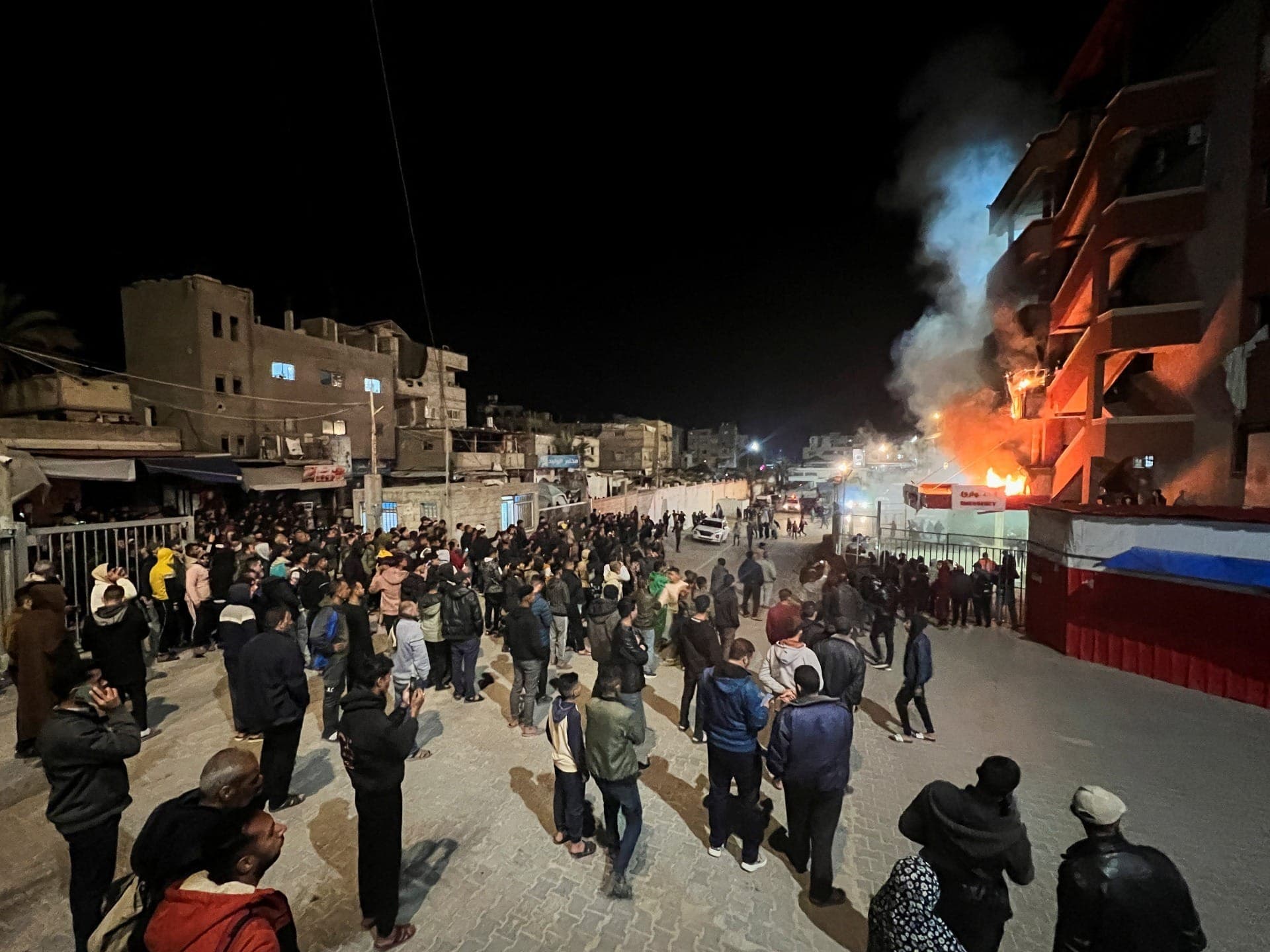Ataque em hospital causou incêndio em Gaza