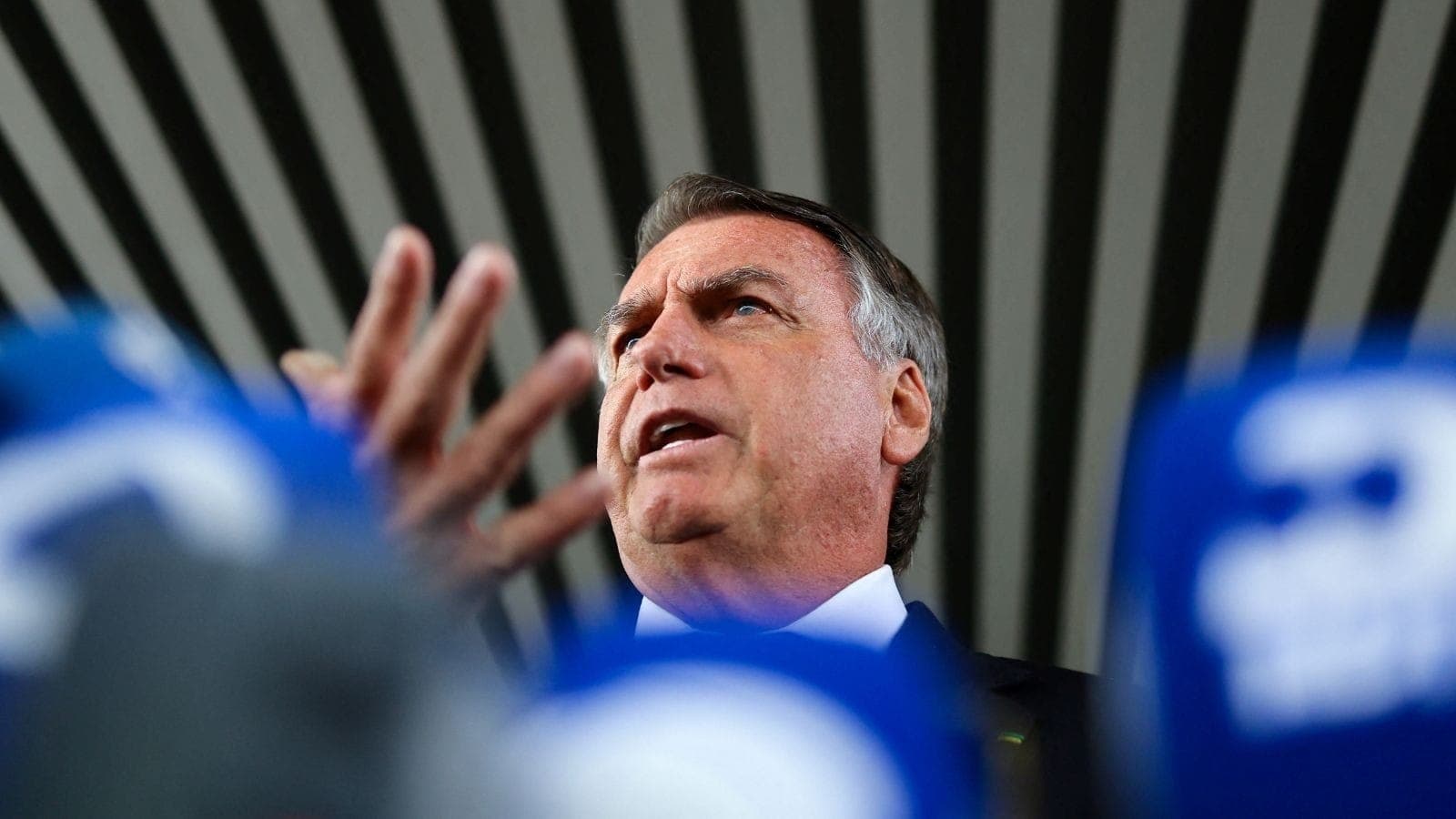 Bolsonaro dá coletiva após julgamento no STF