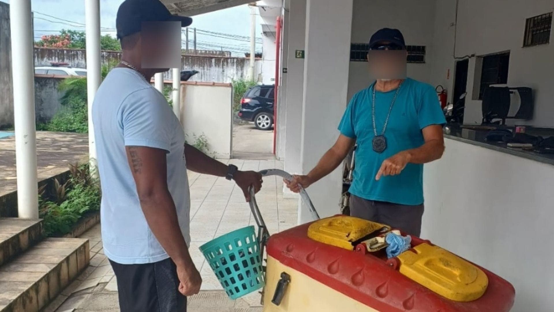 Homem vendia drogas usando carrinho de sorvete