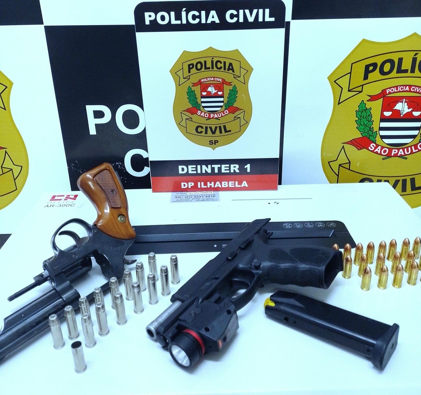 Polícia apreende armas e prende suspeito durante investigação de desaparecimento em Ilhabela