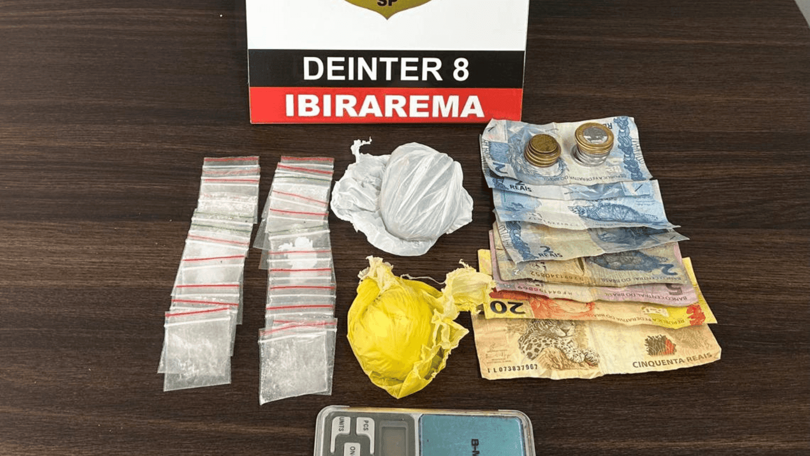 As drogas estavam escondidas na casa da suspeita