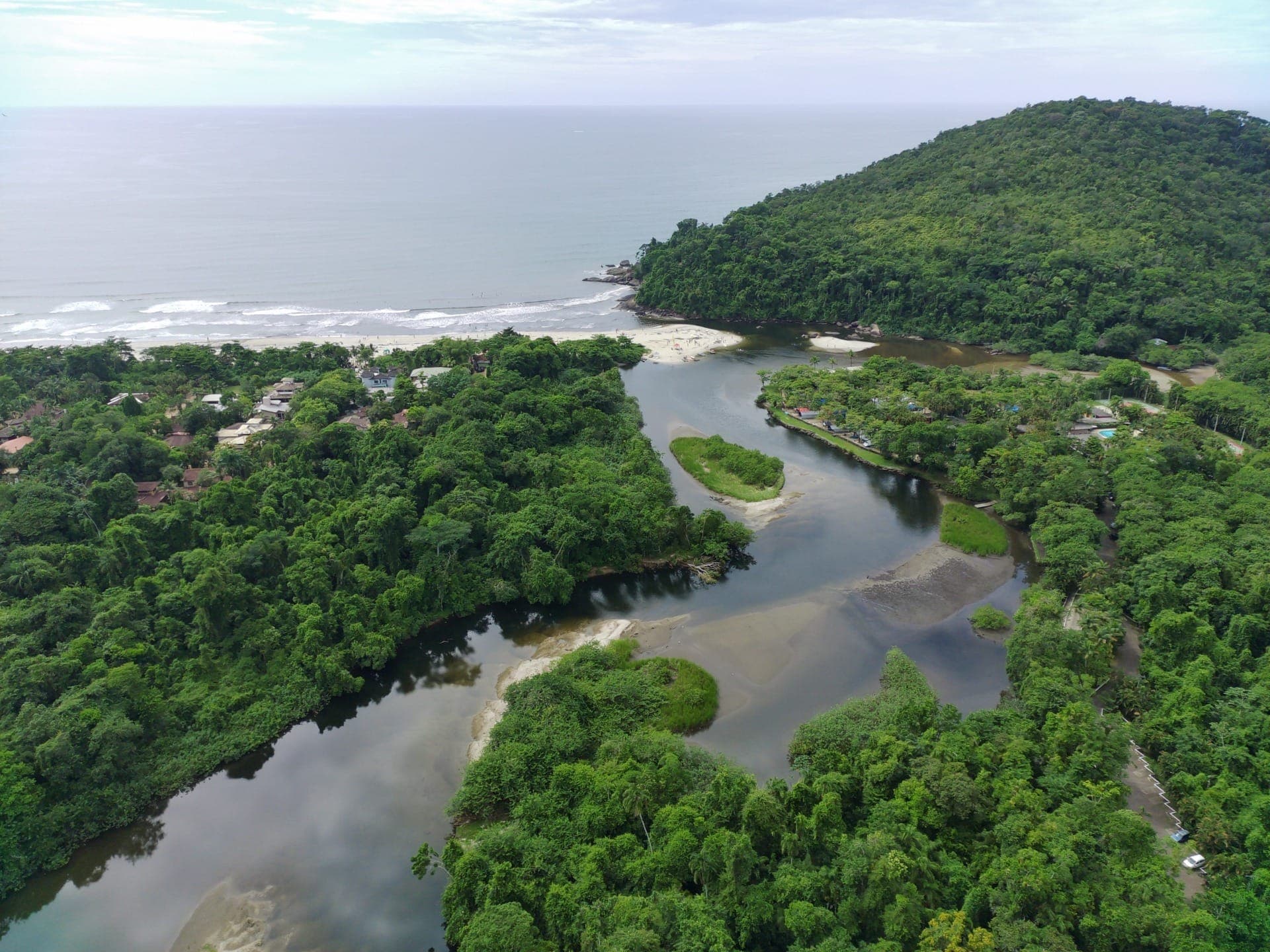 Litoral Norte tem 15 praias impróprias neste feriado de Páscoa