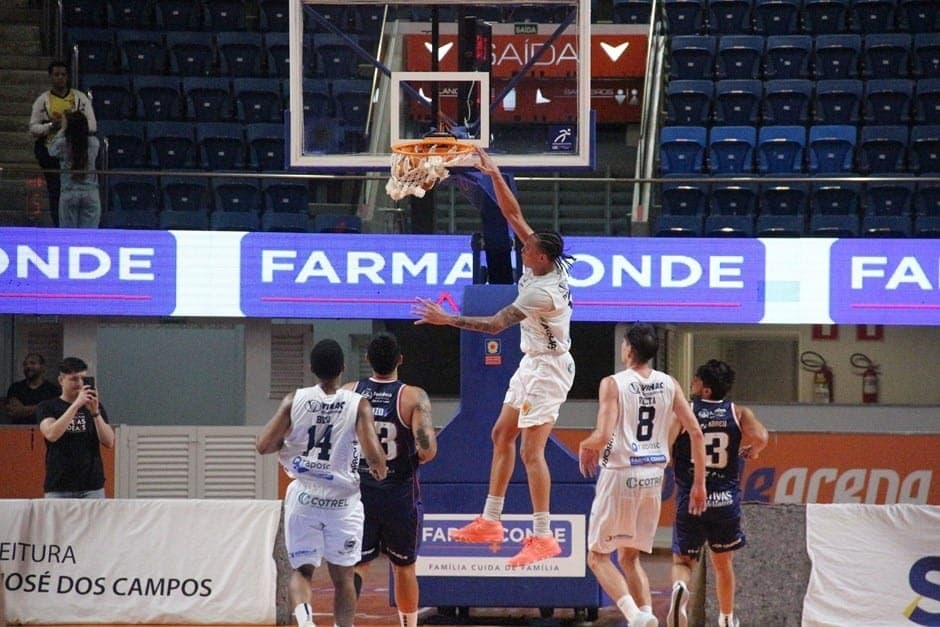 São José Basquete vence Fortaleza e garante classificação para os playoffs do NBB