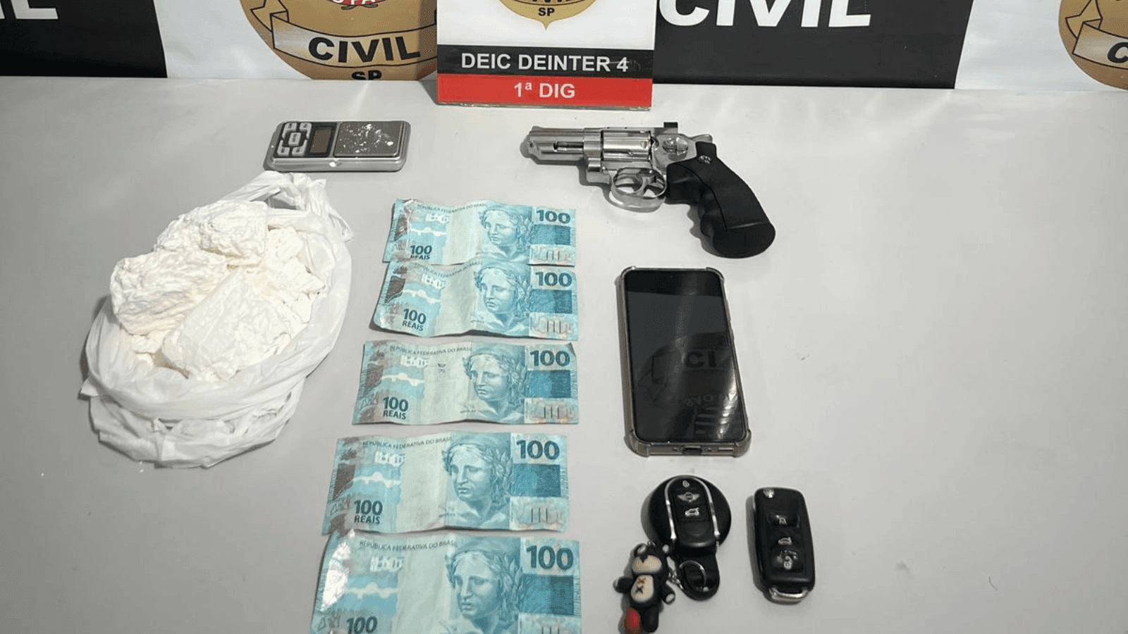 Ele estava de posse de drogas e arma de fogo