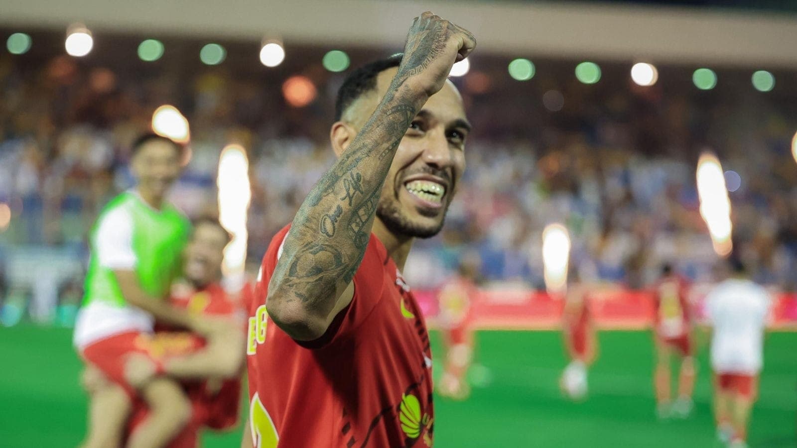 Aubameyang comemora vitória do Al Qadisiah