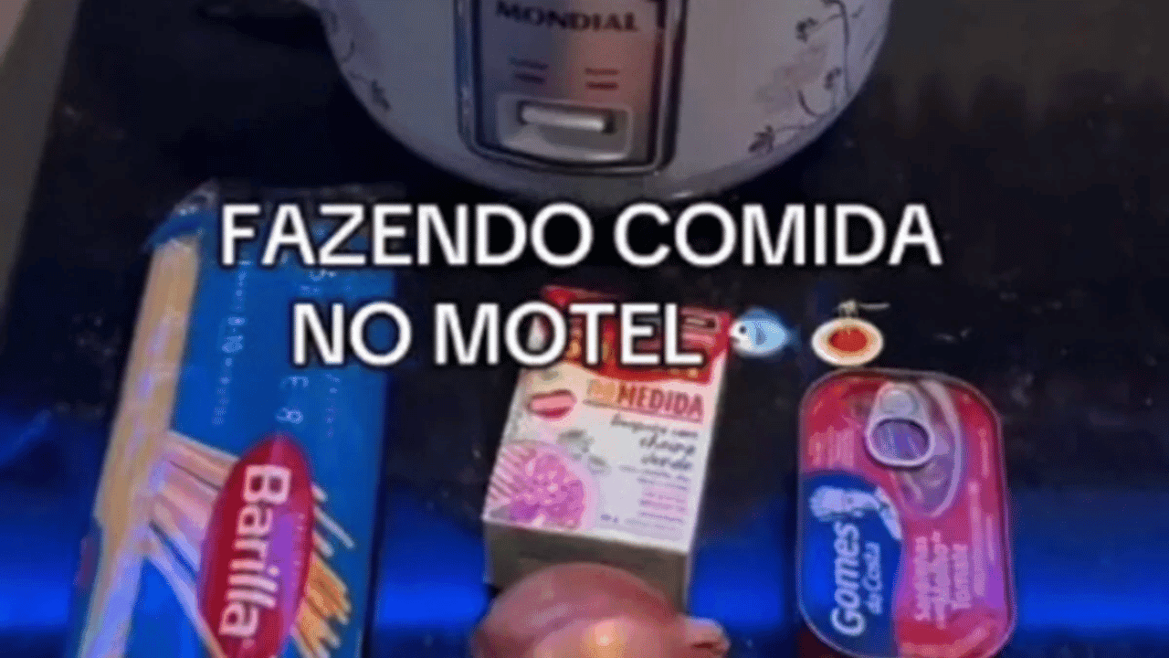 Mulher cozinha dentro do motel e vídeo viraliza