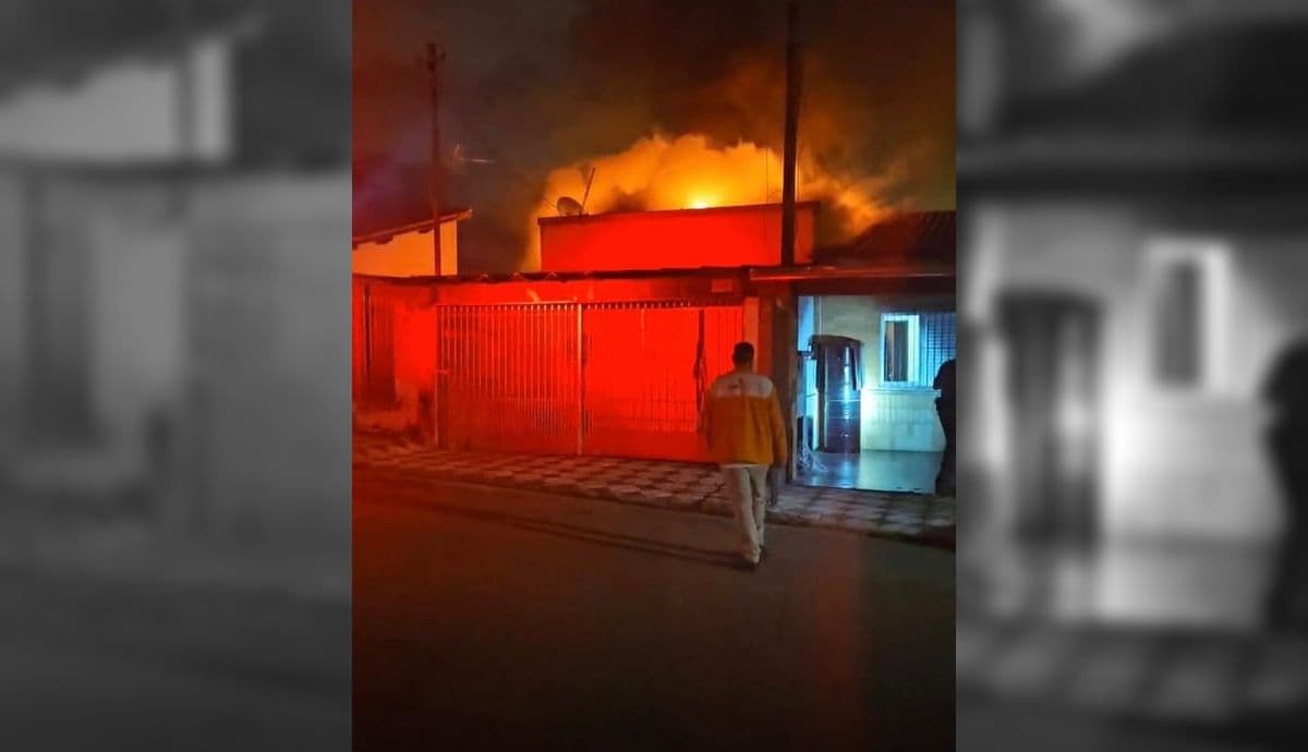Incêndio foi nas primeiras horas deste sábado