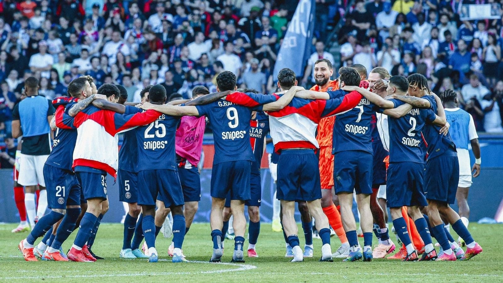 PSG celebra 13º título do Campeonato Francês