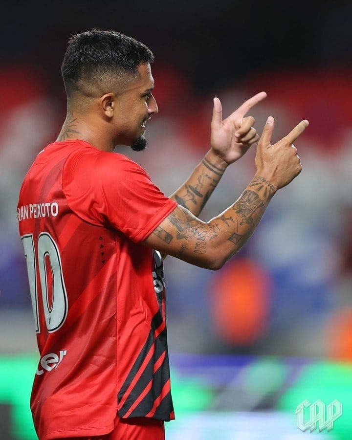 Renan Peixoto decidiu para o Athletico-PR