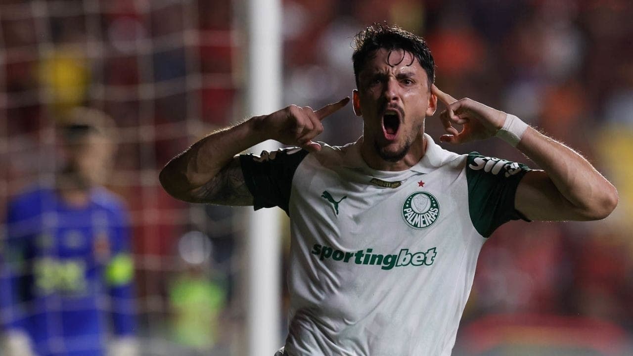 Piquerez comemora gol do Palmeiras