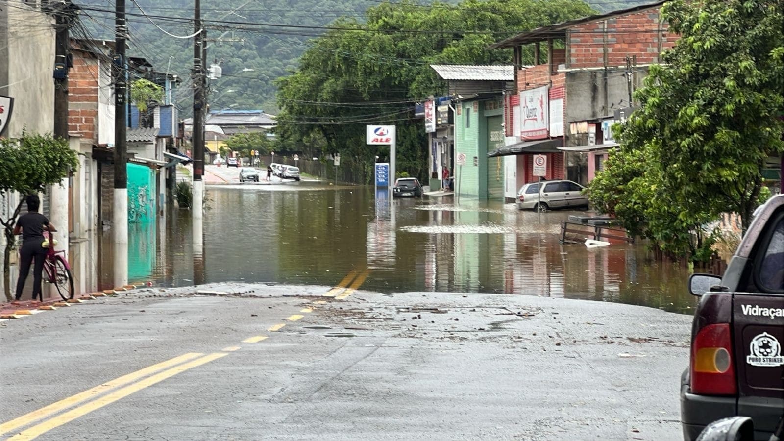 Cemaden emite alerta para riscos de enchentes no Vale do Paraíba