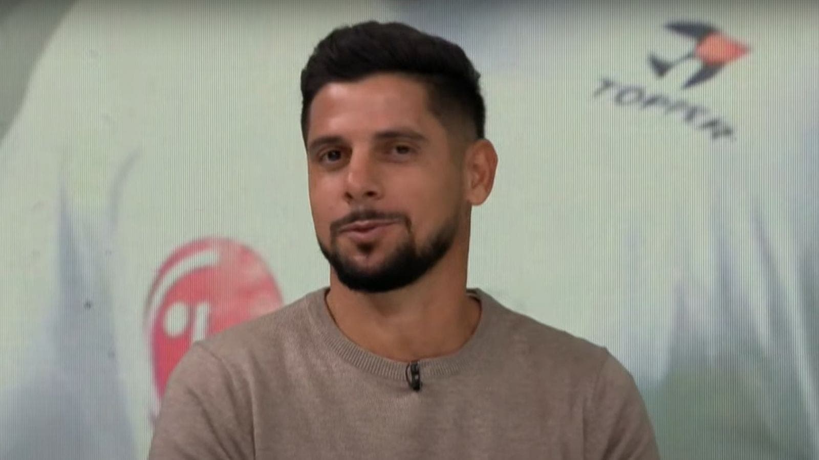 Cicinho, comentarista do "Jogo Aberto"