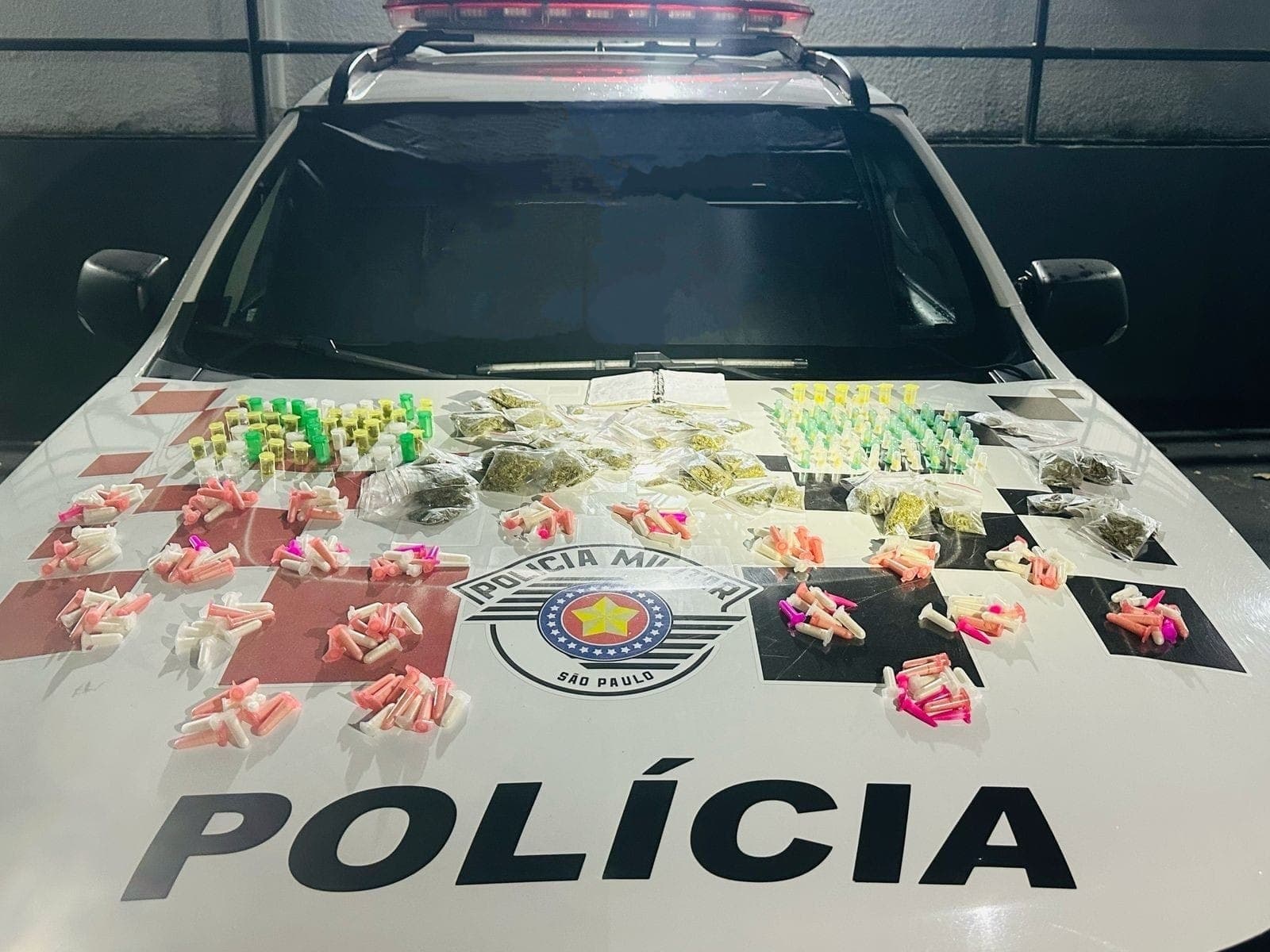 Polícia Militar apreende 446 porções de drogas na Vila São Geraldo, em São José dos Campos