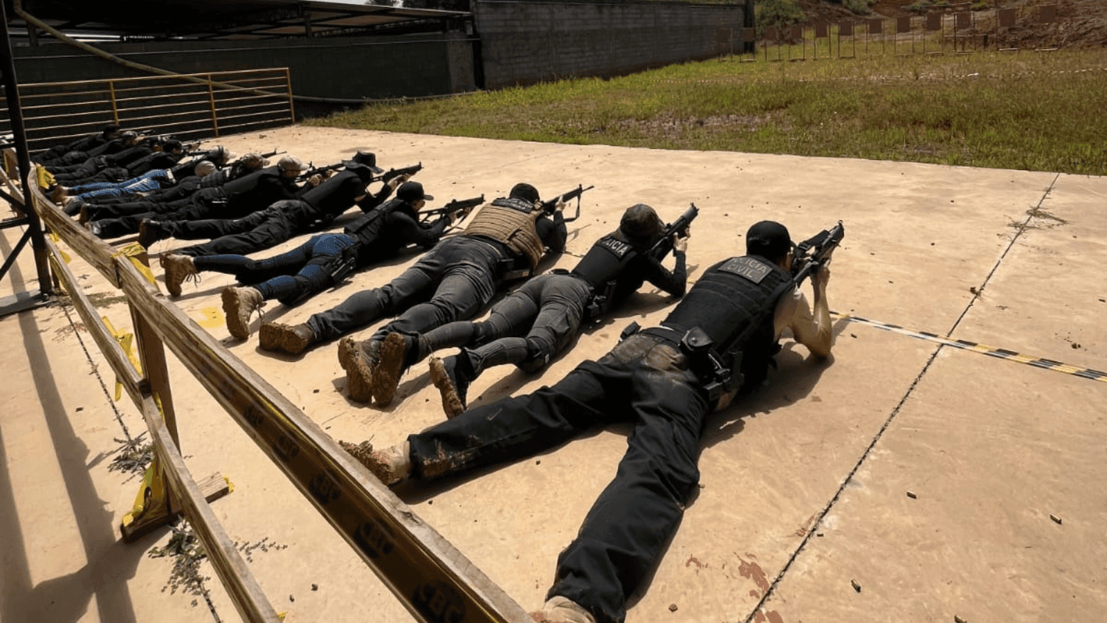 Participaram policiais civis de Botucatu