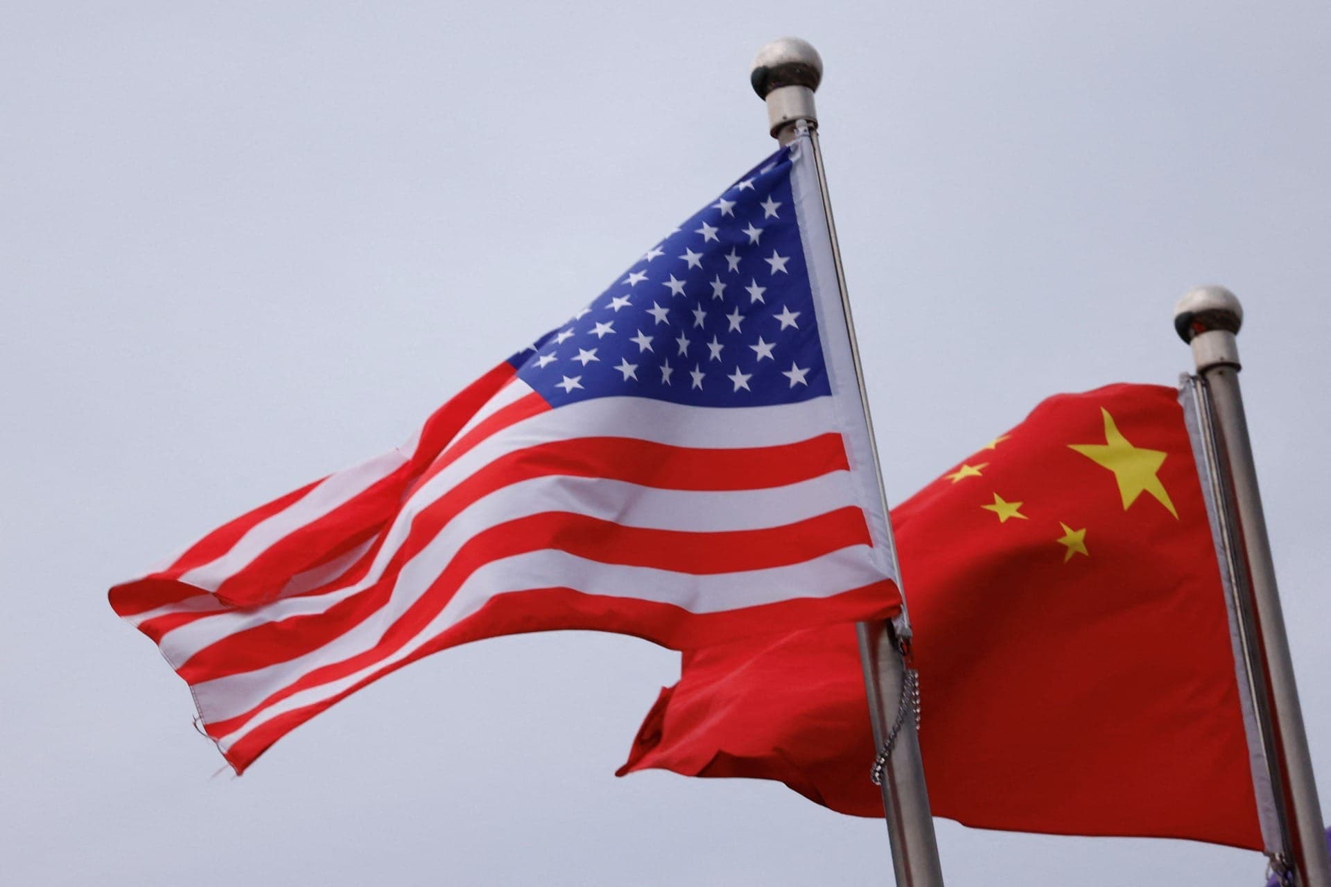 Bandeiras dos Estados Unidos e da China