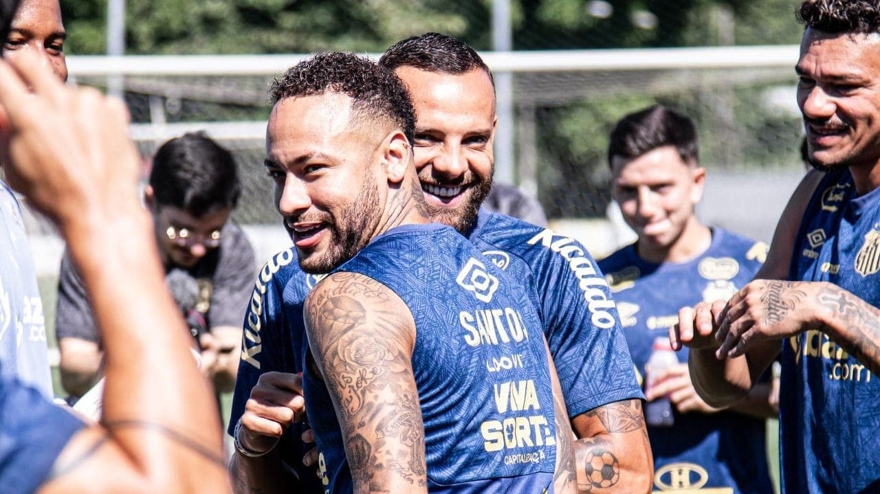 Neymar durante treino do Santos na terça (8)
