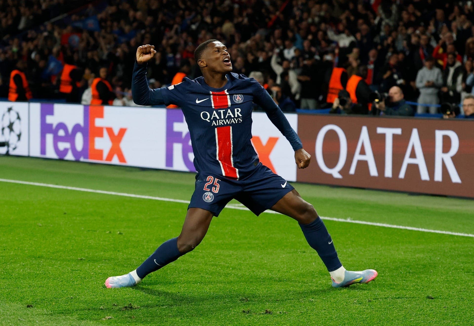 Nuno Mendes, do PSG