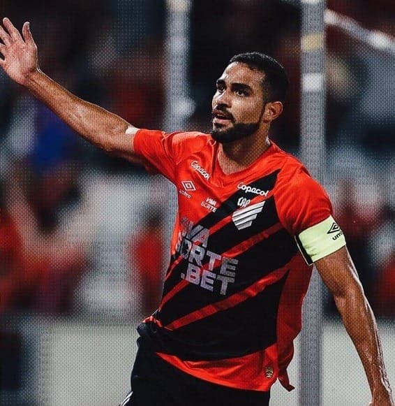 Alan Kardec fez o primeiro gol do Furacão