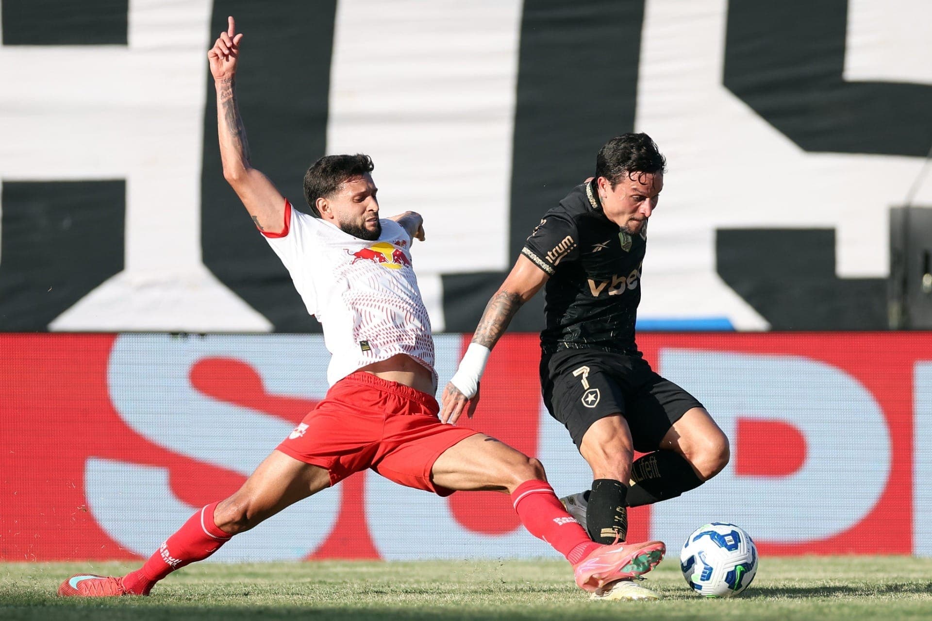 Botafogo foi derrotado pelo Red Bull Bragantino