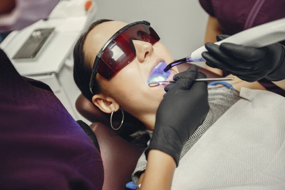 Quanto tempo dura o clareamento dental​?