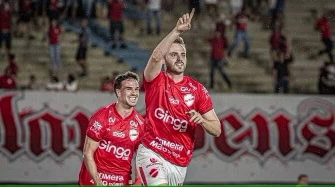 Poveda fez gol para o Vila Nova