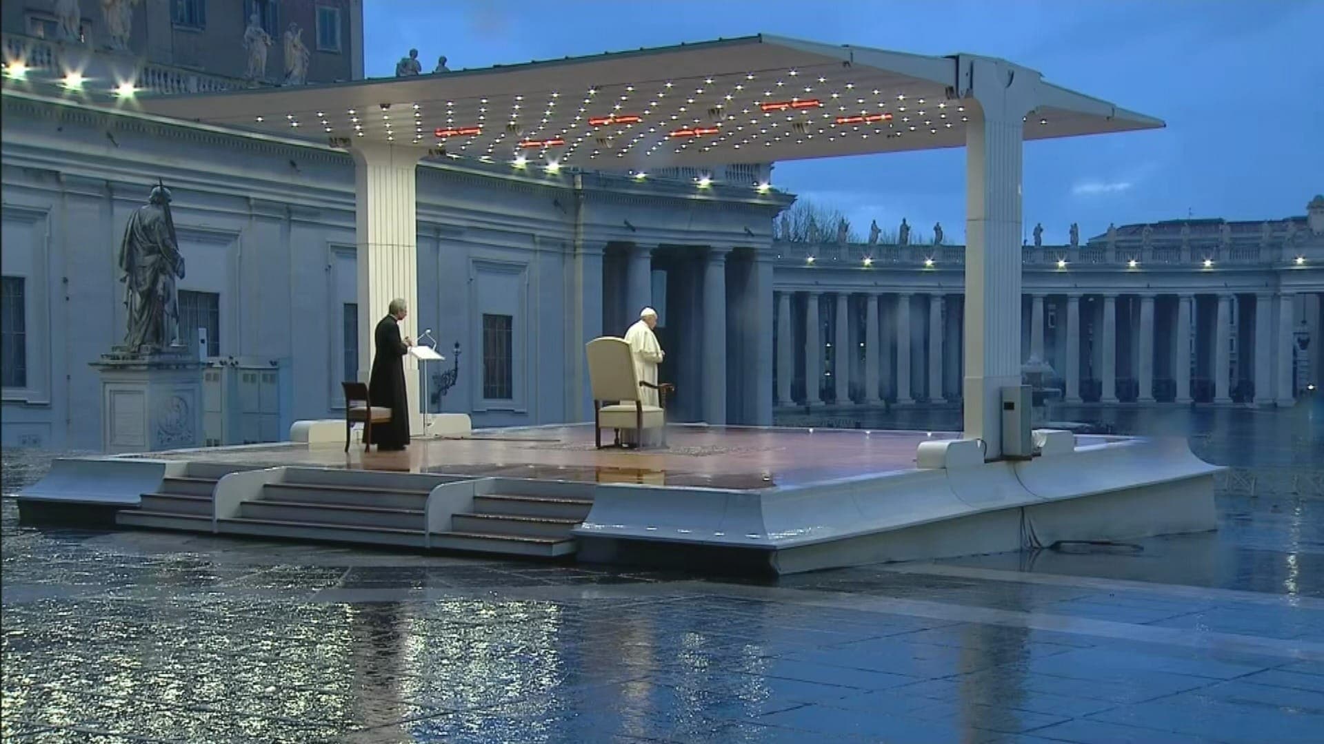 Papa Francisco rezou sozinho durante pandemia