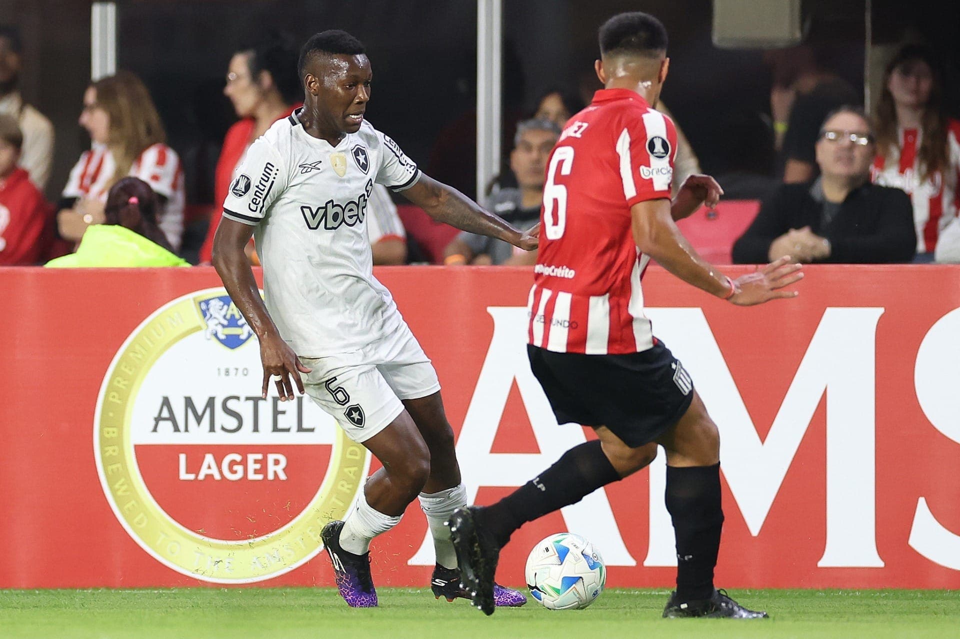 Patrick em Estudiantes x Botafogo