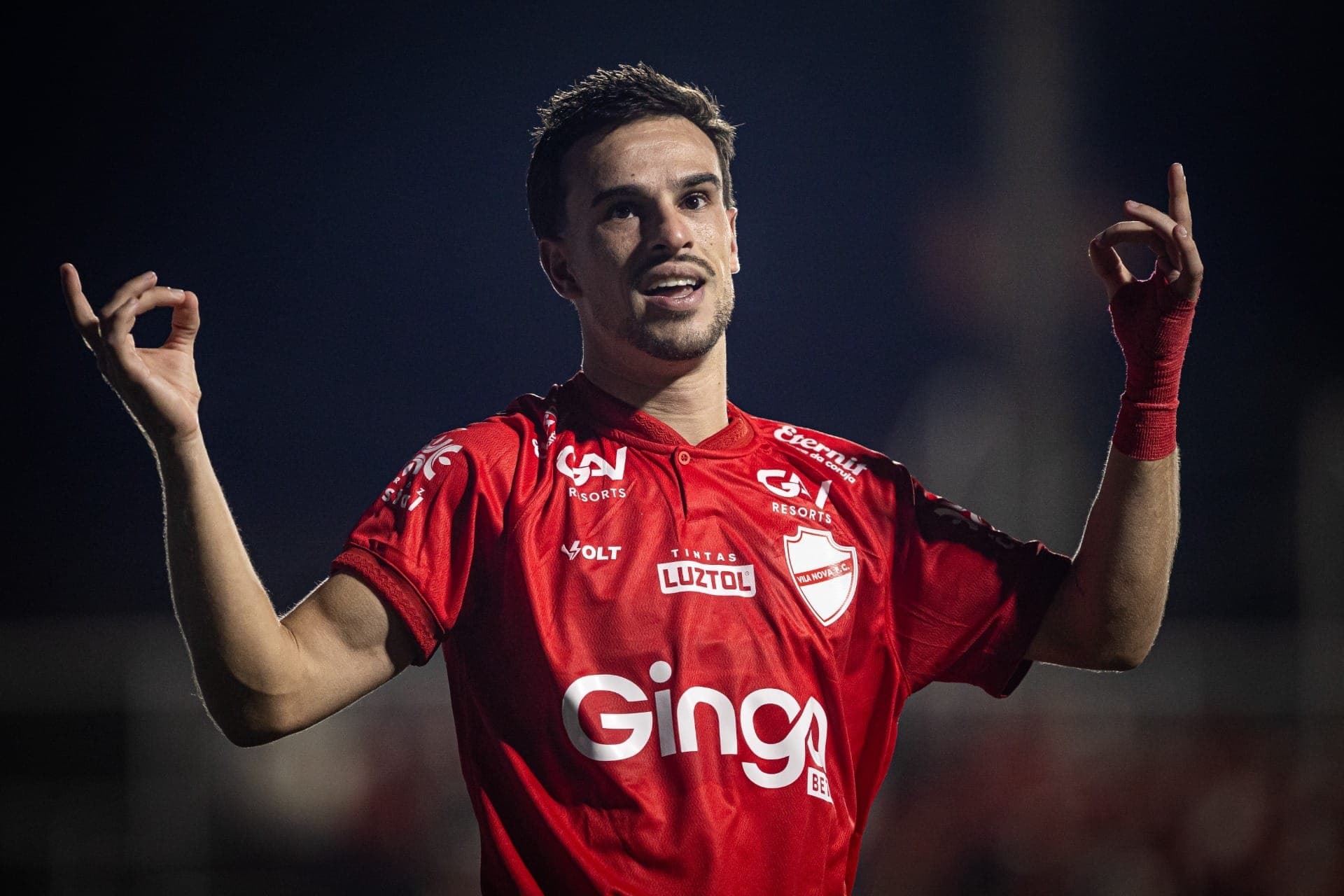 Labandera comemora gol do Vila Nova