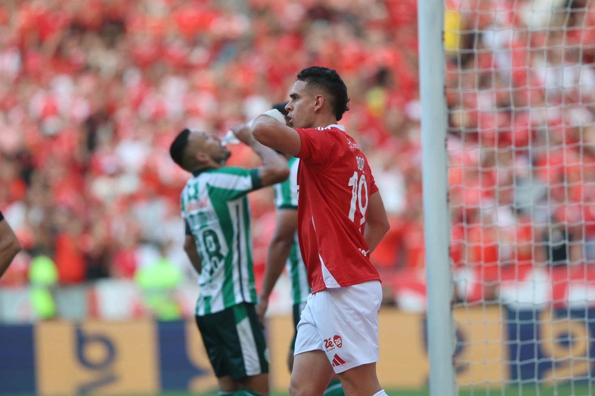 Borré comemora gol do Inter
