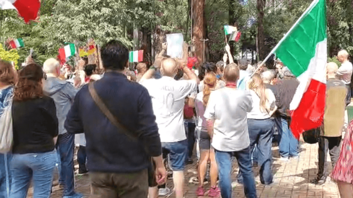 Descendentes de italianos fazem protesto em SP contra limitação da cidadania 