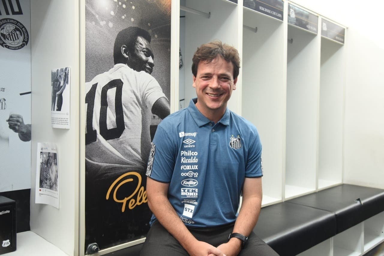 Fernando Diniz, técnico do Santos