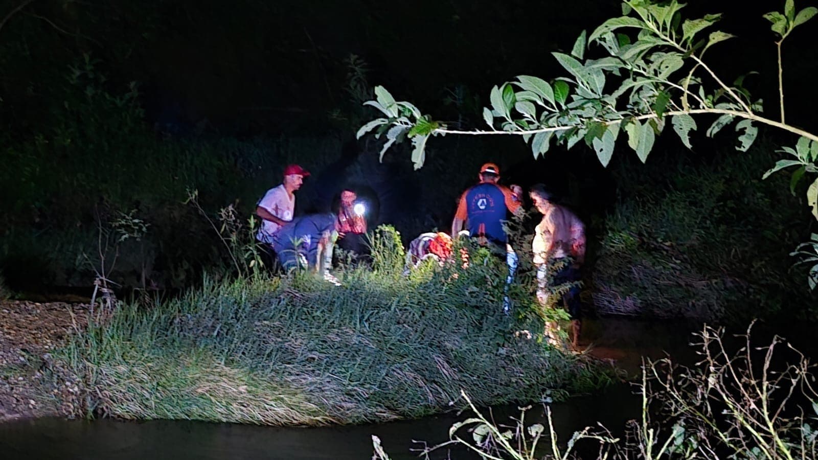 Motociclista cai em cachoeira de São Luiz do Paraitinga e fica gravemente ferida
