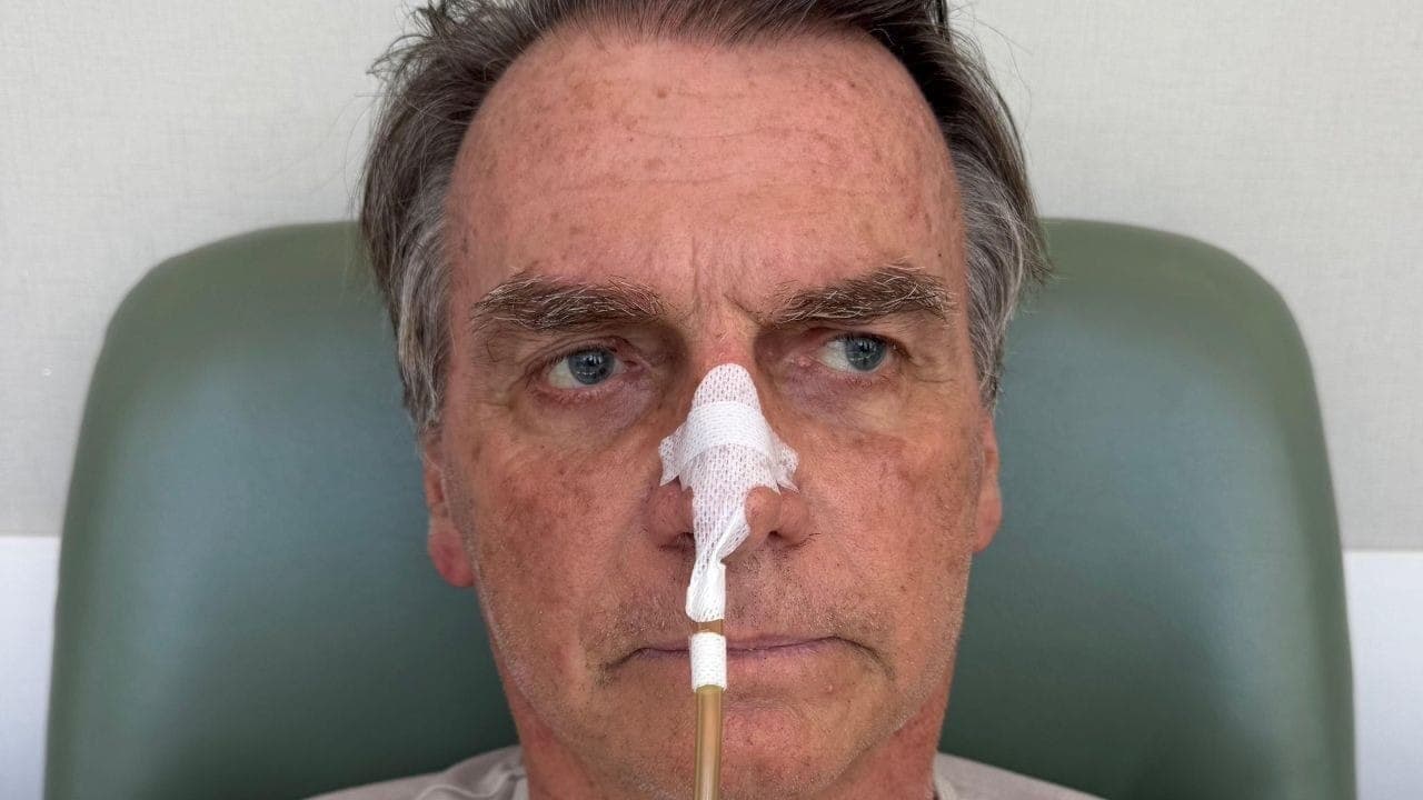 Jair Bolsonaro no hospital, em Brasília