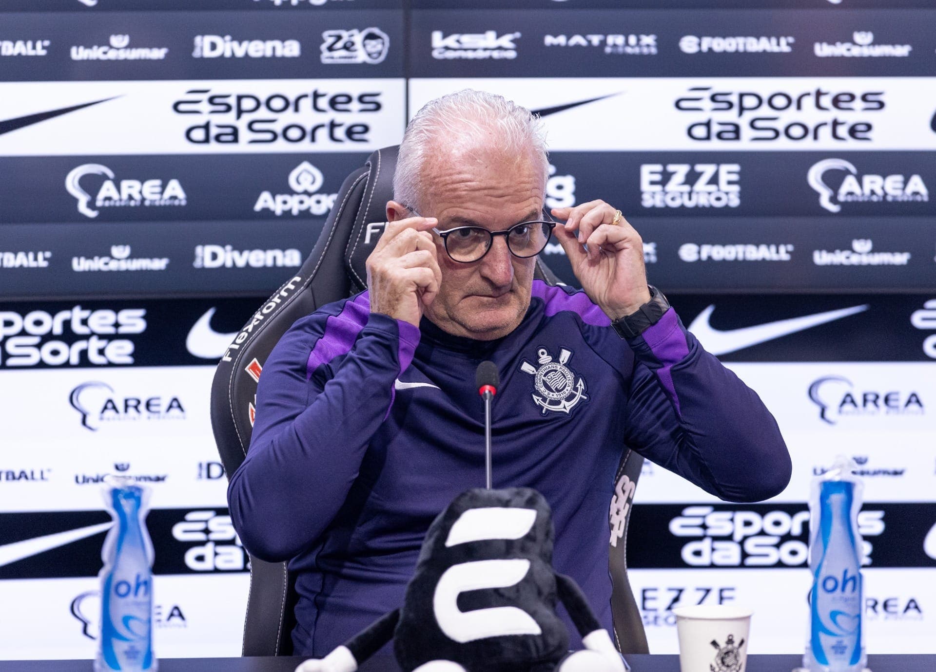 Dorival Júnior apresentado no Corinthians