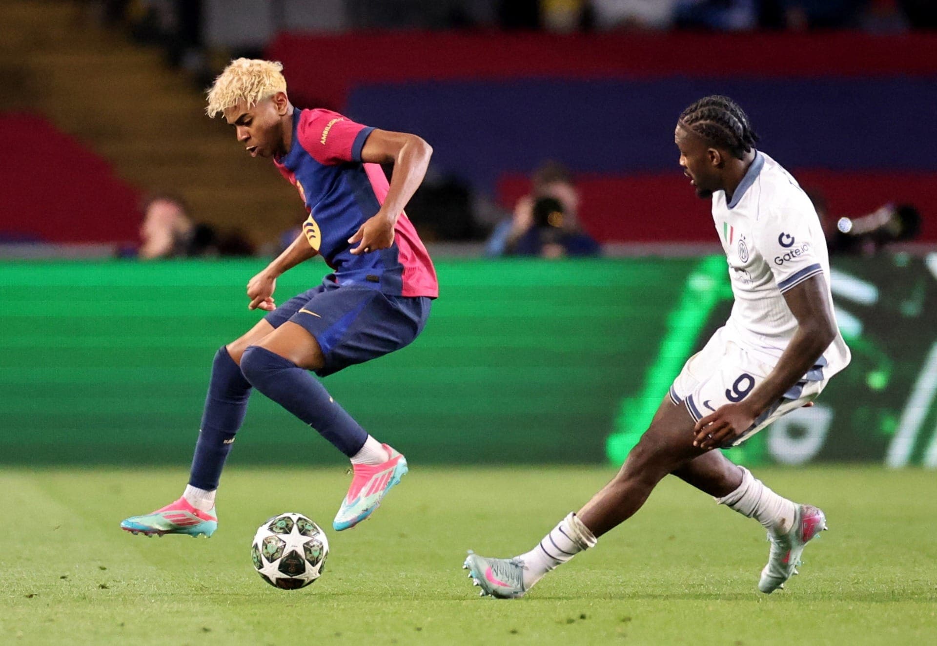 Yamine Lamal brilhou contra a Inter de Milão