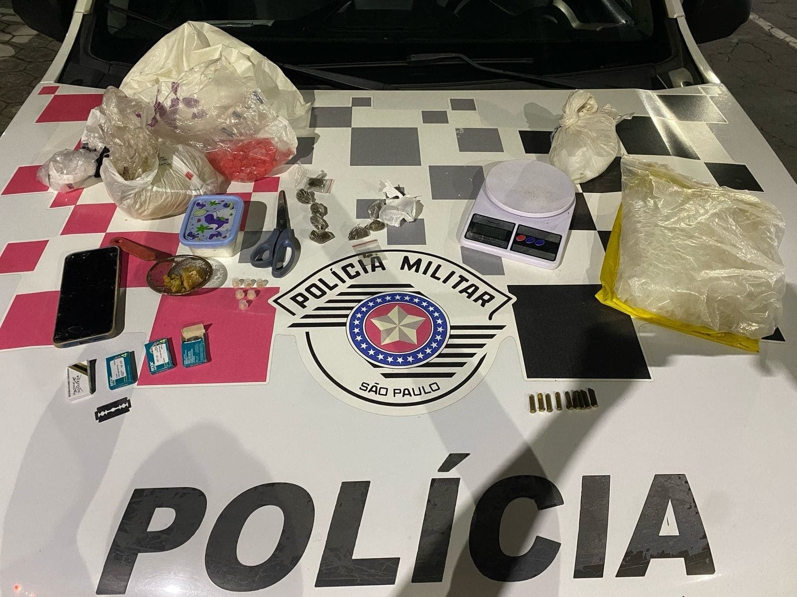 Polícia Militar prende homem por tráfico de drogas em Aparecida