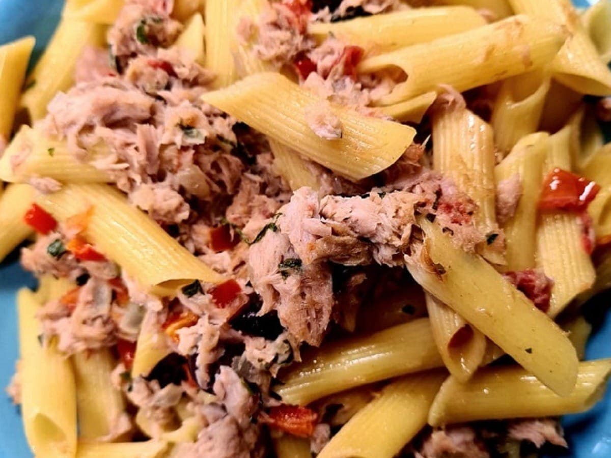 Macarrão com atum fica pronto em 30 minutos