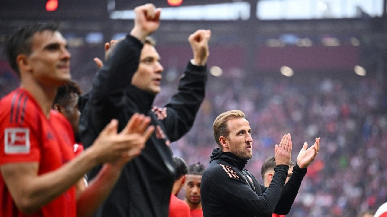 Kanel celebra torcida após jogo do Bayern