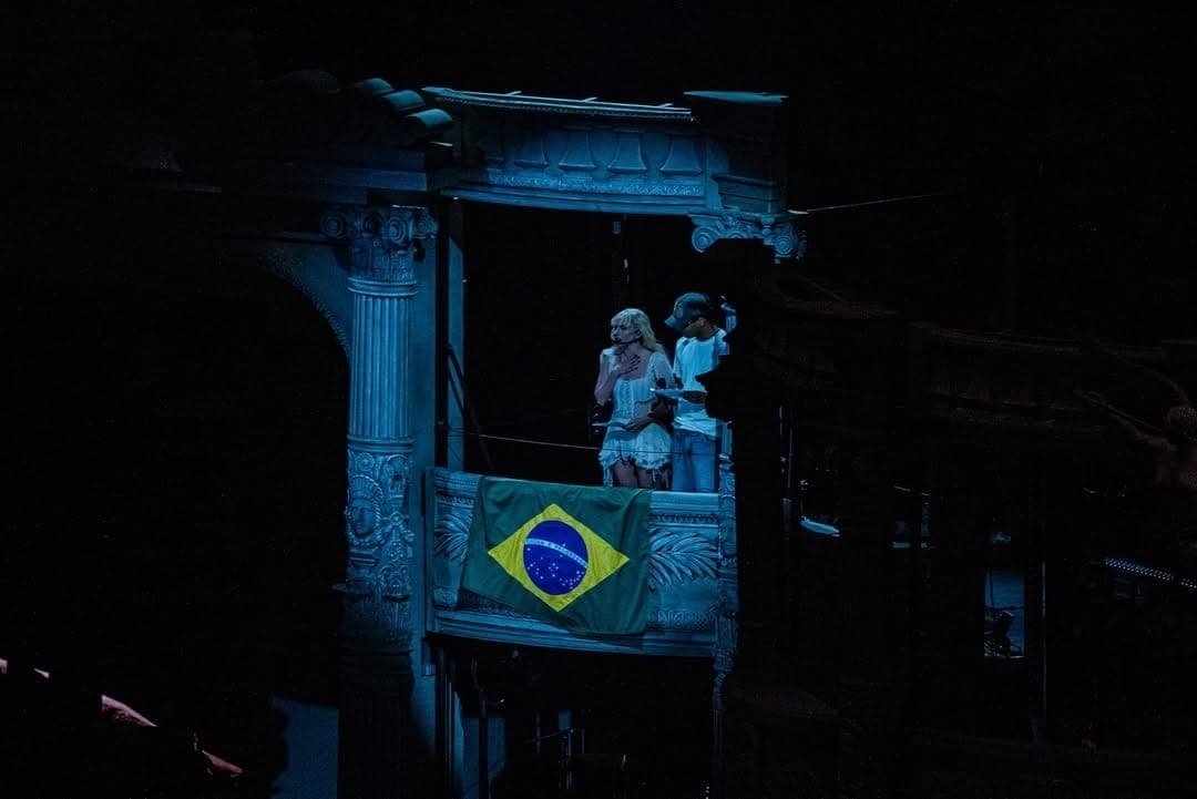 No discurso traduzido por Nicolas, Lady Gaga afirmou que ela e o público estavam fazendo história com o evento