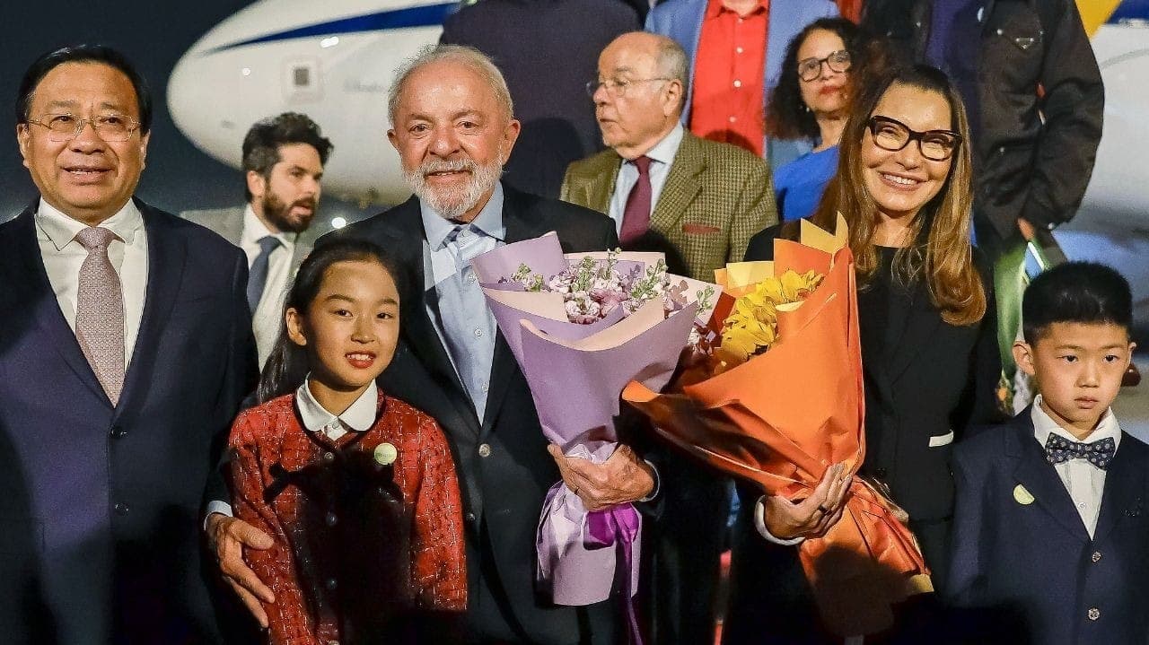 Lula e Janja na chegada à Pequim
