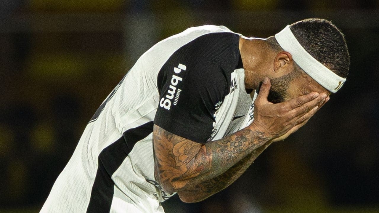 Memphis lamenta pênalti perdido após cavadinha