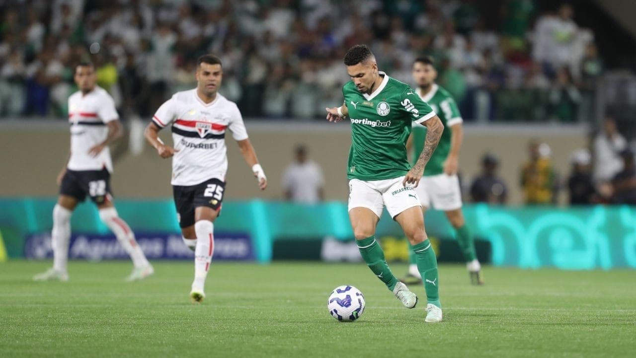 Paulinho durante Palmeiras x São Paulo