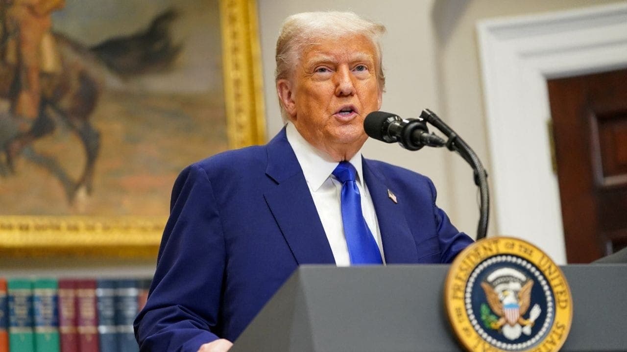 Trump durante conferência na Casa Branca