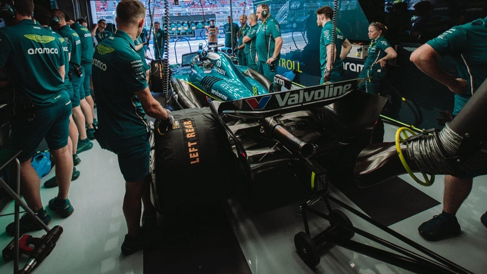 Segundo a BBC, piloto canadense ofendeu funcionários diante de eliminação do Q2 no GP de Barcelona