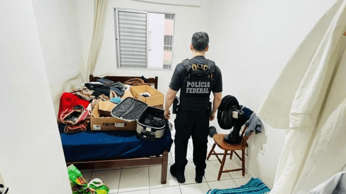 Polícia apreende celulares e notebooks durante ação contra abuso sexual infantil em Taubaté