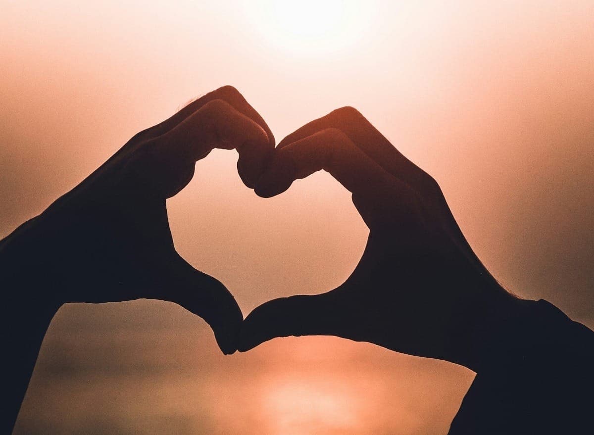 Quais são as qualidades de cada signo no amor